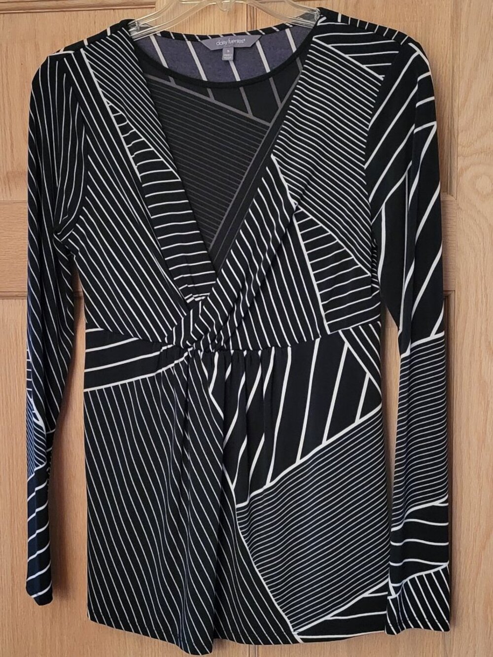 DAISY FUENTES Black and White Abstract Long Sleeve Size Small S